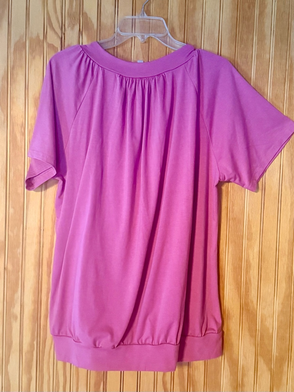Gathered V-Neck Short Sleeve Tee in Magenta - Picture 2 of 3